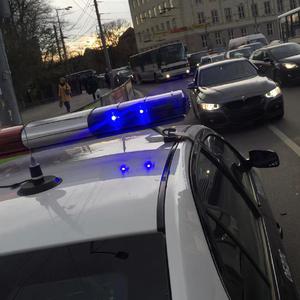 女人脱精光让男人桶
