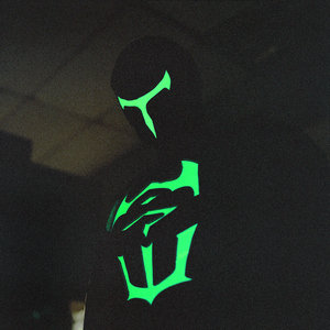 女人脱精光让男人桶
